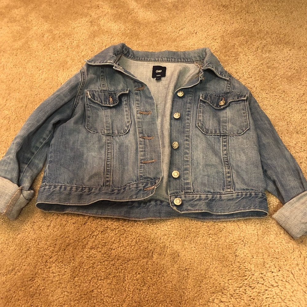Gap medium wash crop denim jacket